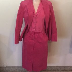 Saks 5th Avenue 3 Pc Suede Leather Skirt Set Size 10-12 Rose color pink Like NEW